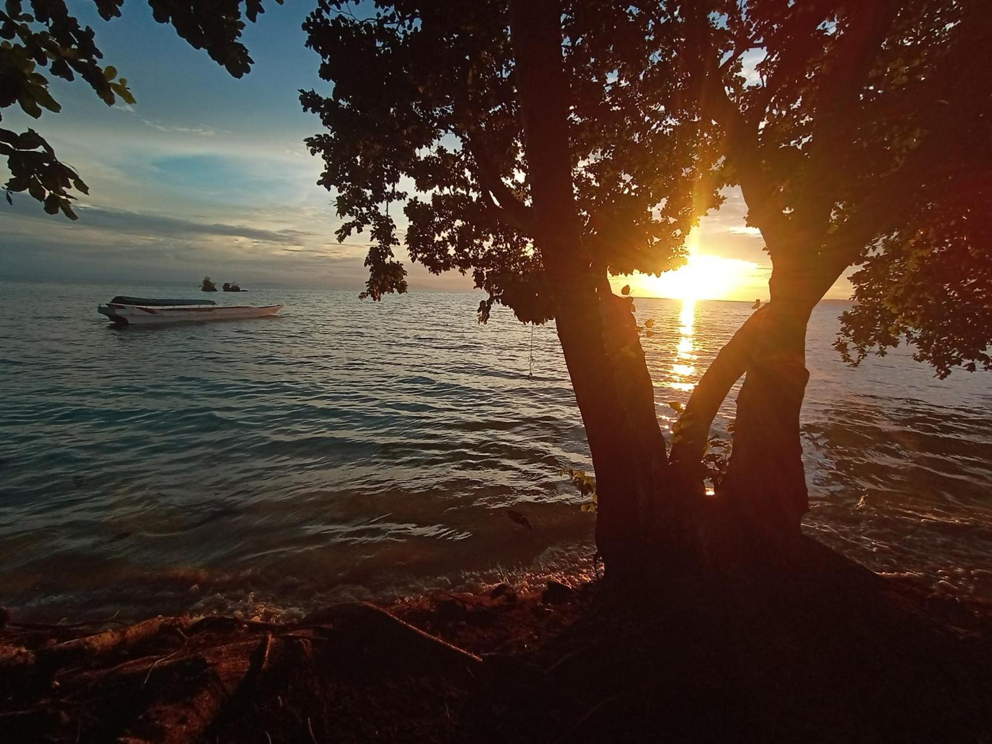 Tanjung Kalemo Resort Batudaka Dış mekan fotoğraf