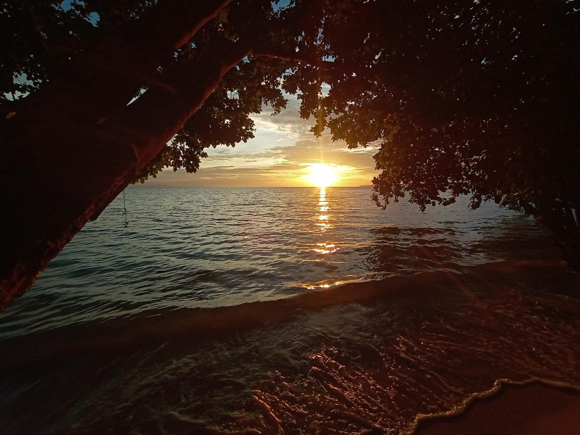 Tanjung Kalemo Resort Batudaka Dış mekan fotoğraf