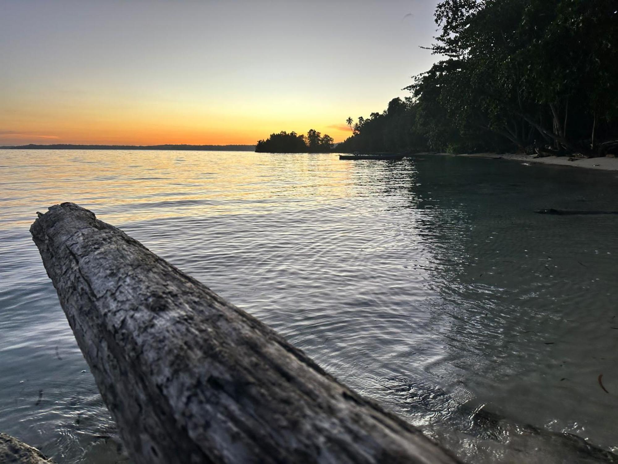 Tanjung Kalemo Resort Batudaka Dış mekan fotoğraf