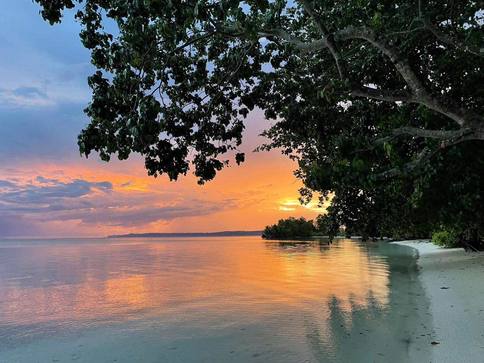 Tanjung Kalemo Resort Batudaka Dış mekan fotoğraf